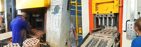 伺服螺旋壓力機(jī) 伺服螺旋壓力機(jī)